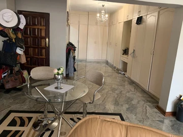 6 Bedroom House
