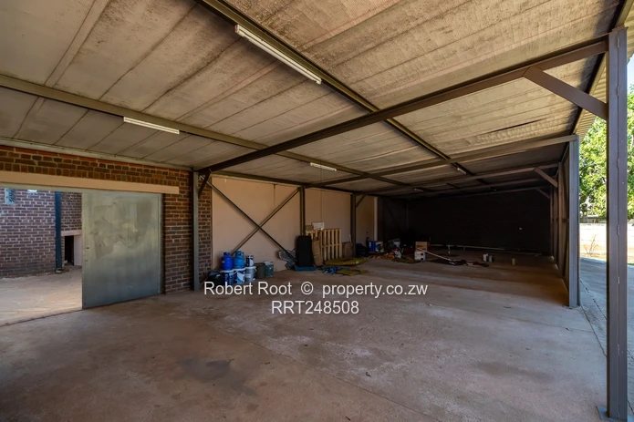 Potential Commercial Property in Great Location