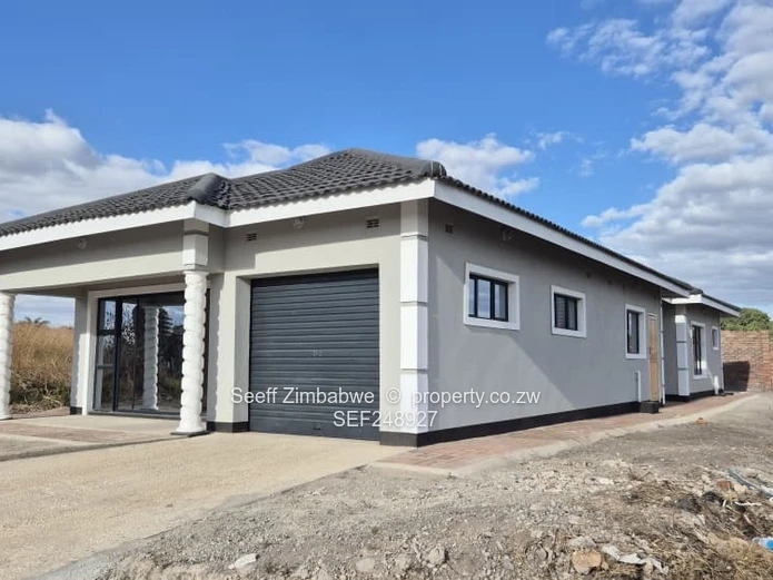 Sunlit Open-Plan 3-Bed with Single Lockup Garage