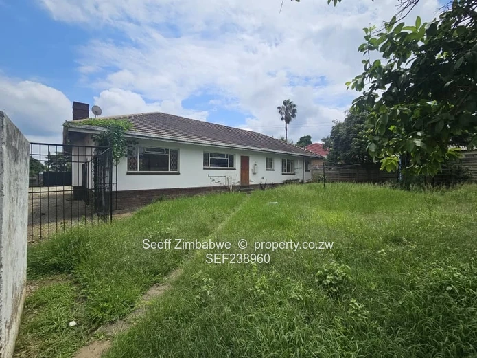 Spacious 4-Bedroom Family Home in Mabelreign