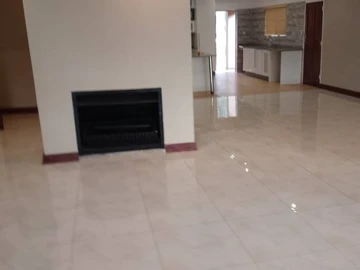 4 Bedroom Flat & Apartment