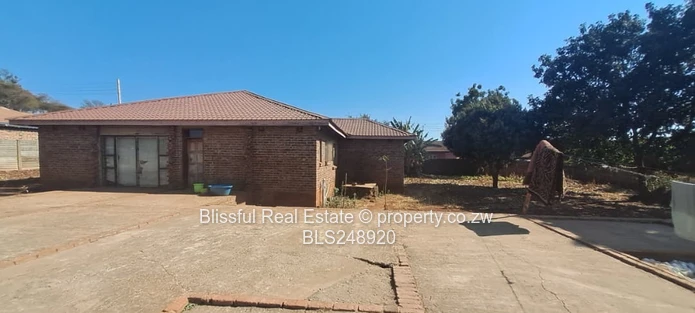 incomplete 5 bedroom house for sale in Tynwald 