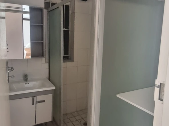 2 Bedroom Flat & Apartment