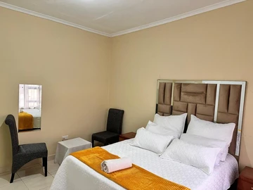 3 Bedroom Flat & Apartment