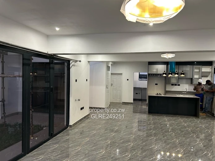 Stylish 3-Bed Borrowdale Flat with Balcony & Borehole