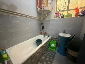 2 Bedroom Flat & Apartment