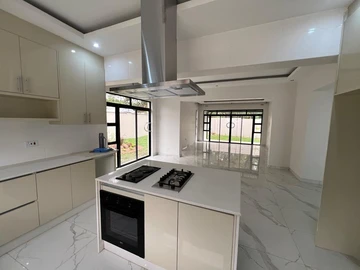 3 Bedroom Flat & Apartment