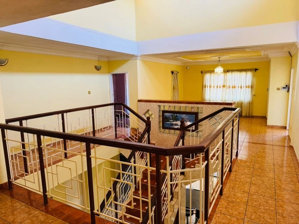 5 Bedroom House