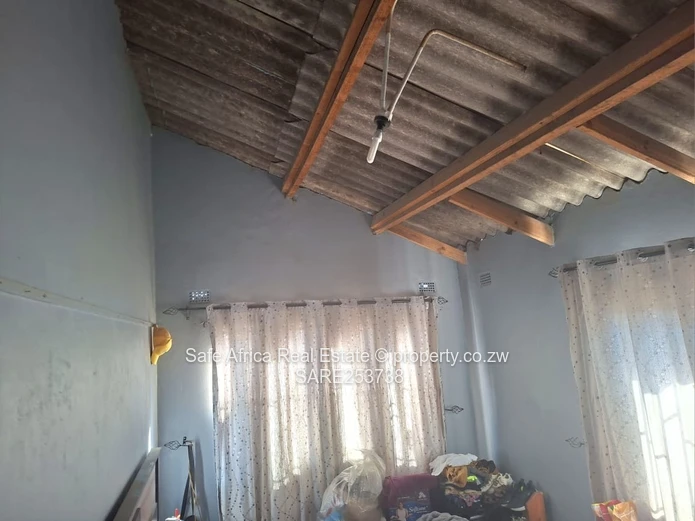 3-BEDROOM FAMILY HOME FOR SALE – ZENGEZA 3 EXTENSION | 181sqm | $38,000  