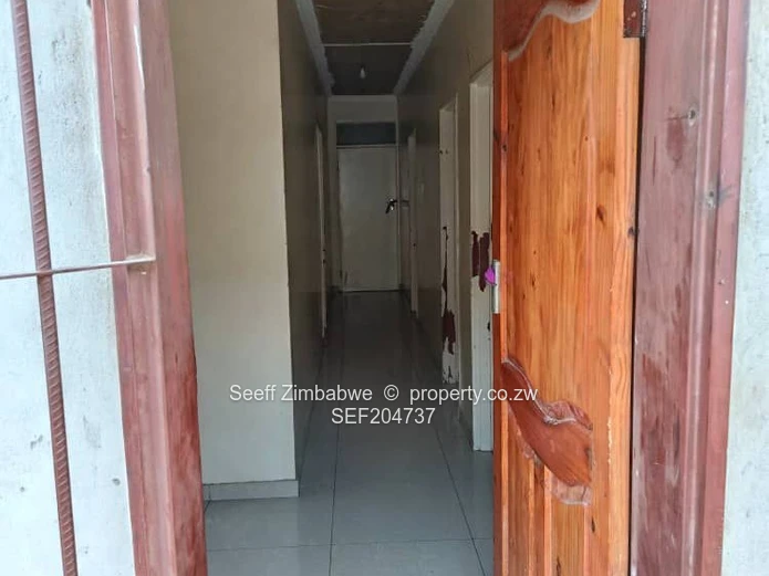 5-Bed Zengeza Home on 275 m² with Borehole & Carport (Sole Mandate)