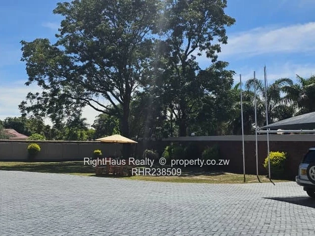 Experience The Perfect Blend Of Luxury And Comfort In This Exclusive Secured Residence.