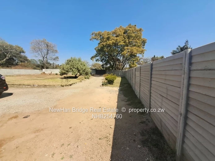 Marlborough 780 sqm Walled Stand — Main Road Frontage (Sole Mandate)