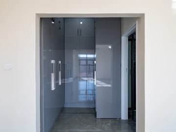 5 Bedroom Flat & Apartment