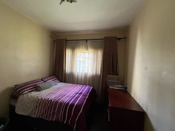 2 Bedroom Flat & Apartment