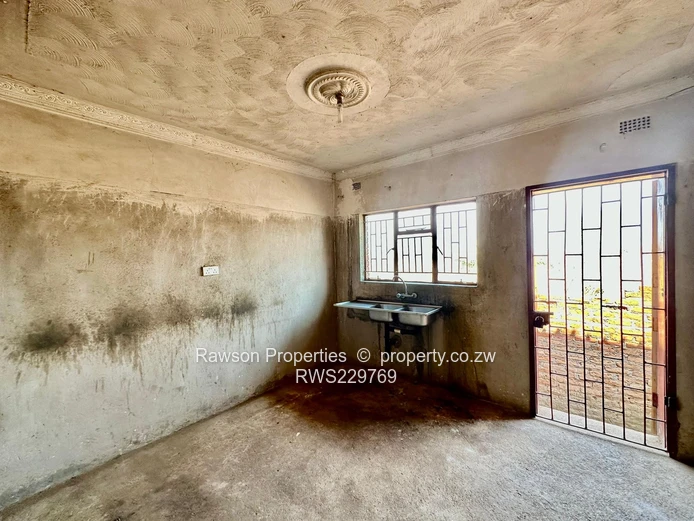 Tynwald House Forsale Close to Kuwadzana Round About  (Sole Mandate)