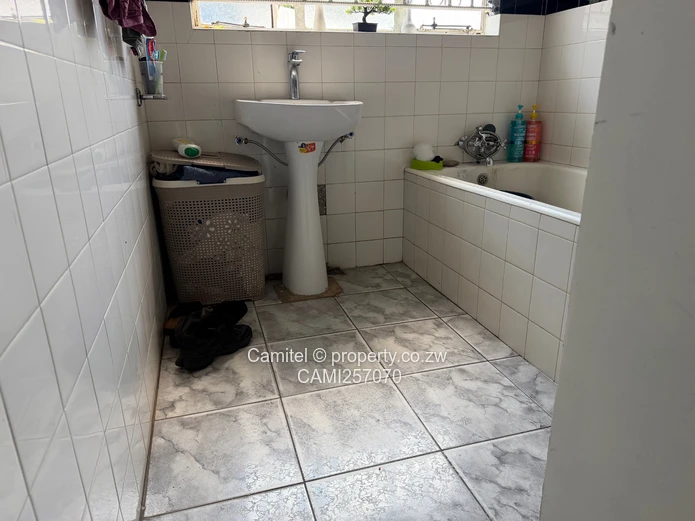 Chadcombe 3-Bed house with Chiremba road frontage can be used for commercial purposes 