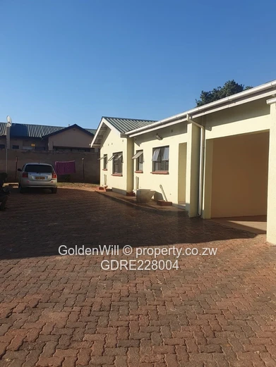 3 bedrooms garden flat for rental in Greendale