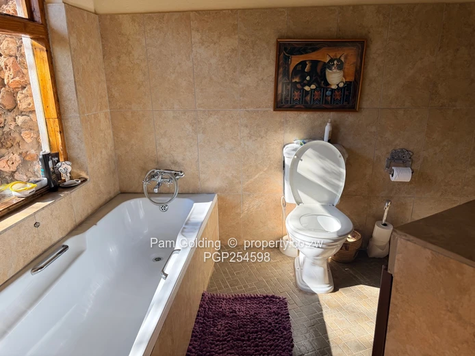Stunning Property in Old Victoria Falls