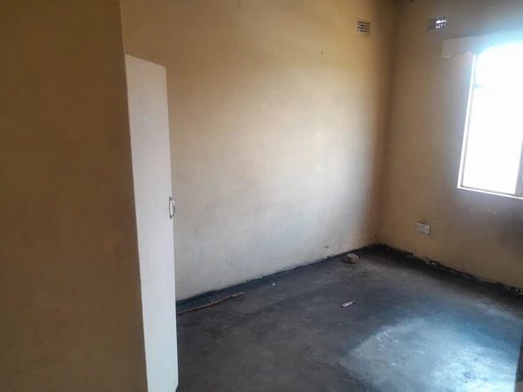 2 Bedroom Flat & Apartment
