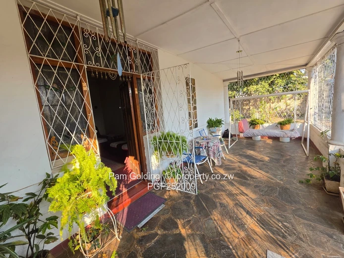 Spacious Family Home on an 869 sqm Stand
