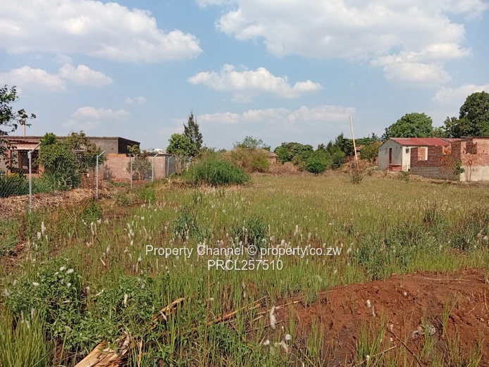 800m² Stand in Hatcliffe