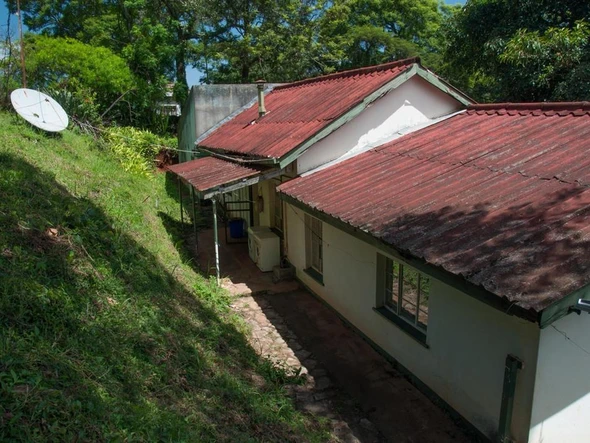 Price Reduction:Spacious Family Home 20Km From Mutare CBD on 7880sqm!
