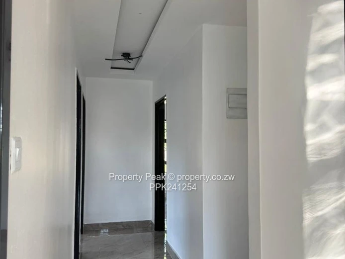 Newly Renovated 3-Bed Cottage in Queensdale