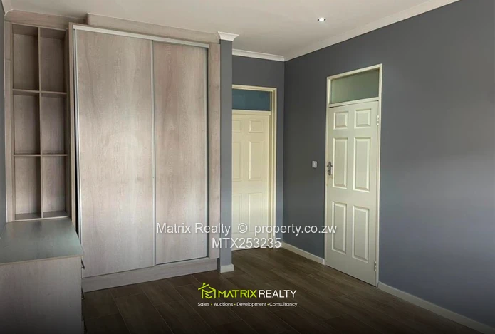3 Bedroom Apartment to Rent in Greencroft