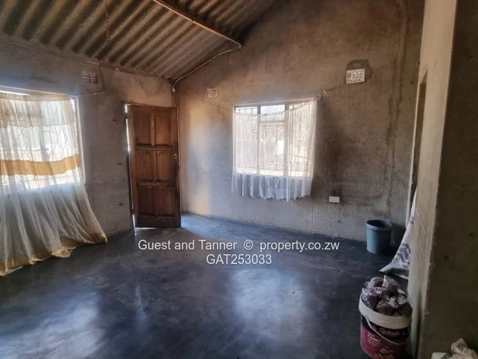 Zimre Park Stand with 2-Bedroom Cottage for Sale 