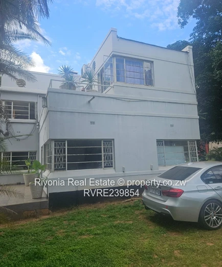 Newlands 4Beds On 8000Sqm Potential For Development 