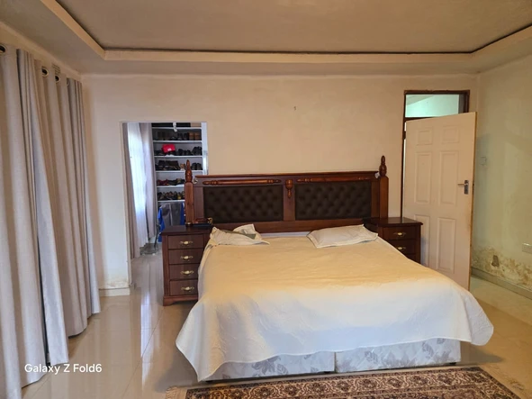 5 Bedroom House