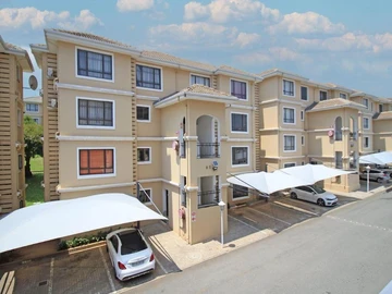 2 Bedroom Flat & Apartment