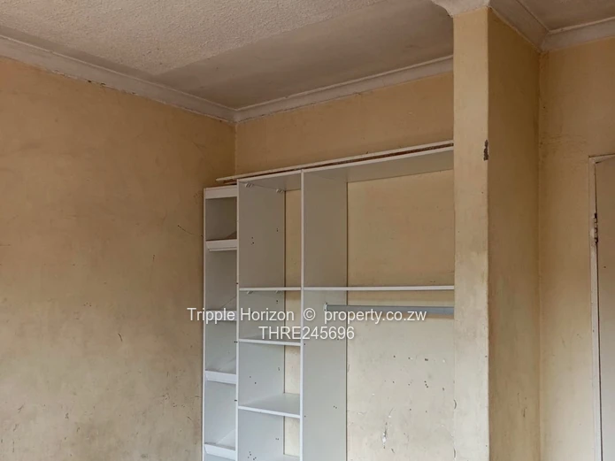 Mainway Meadows: 4-Bed Home on 600m² with Borehole