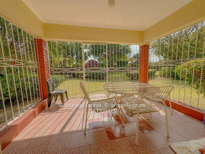 Spacious 3-Bedroom House for Sale Near Harare – Ensuite, Borehole and Staff Quarters in Emerald Hill