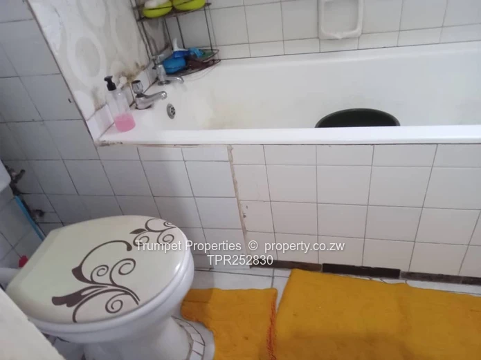 2-Bed Avenues Flat, title deeds (Sole Mandate)