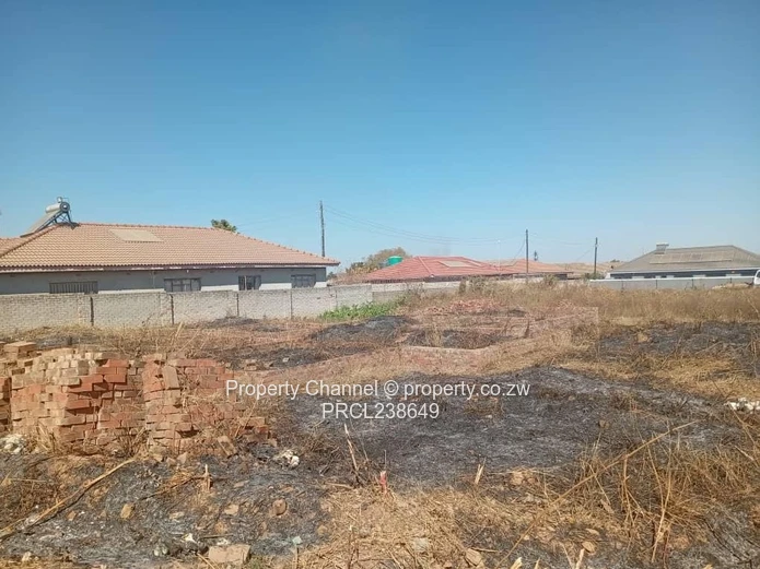 538m² Stand with Trenches & Street Access in Damofalls