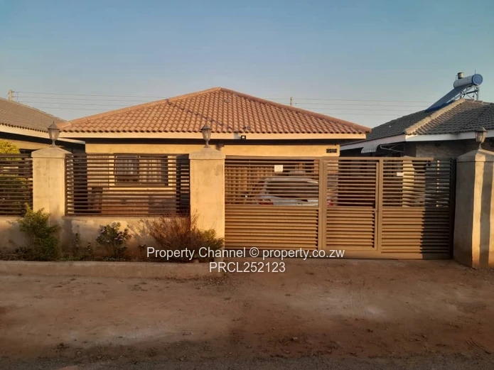 House for Rent in Aspindale Park Gated Community (Sole Mandate)