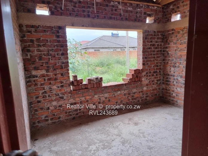 4 Bedroom Incomplete House in Mabvazuva 