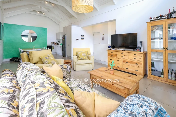 3 Bedroom Town House For Sale in Highlands