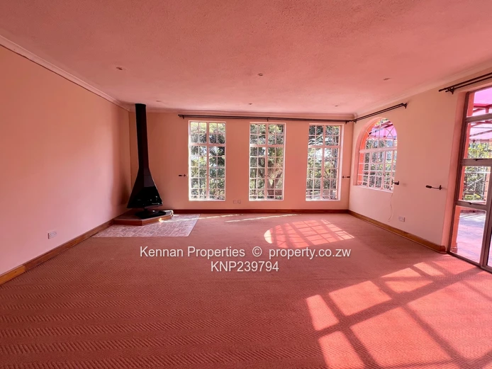 House For Sale in Glen Lorne!