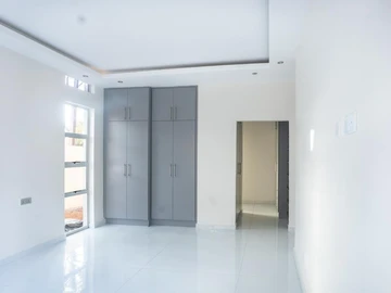 3 Bedroom Garden Flat