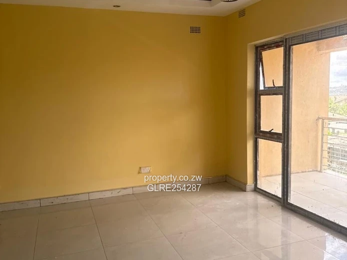 Bright 3-Bed Mabelreign Flat 