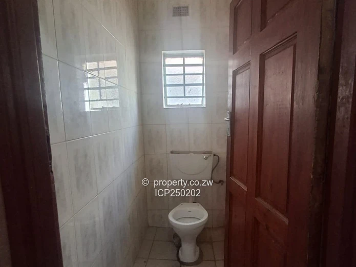 Knowe Norton 5-Bed Home on 2200m² 