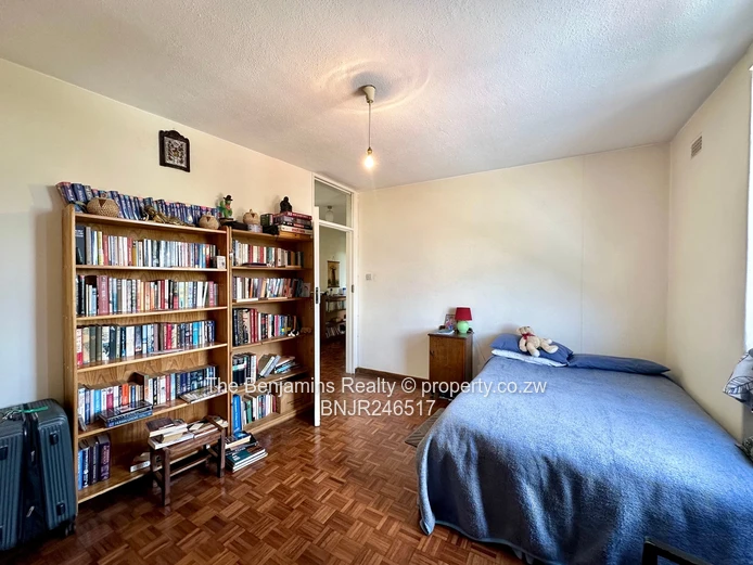 Spacious 3 Bedroom Apartment - Avenues