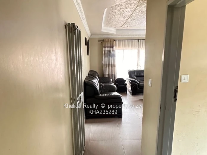 4-Bedroom House for Sale in Glen View 1 Riverside