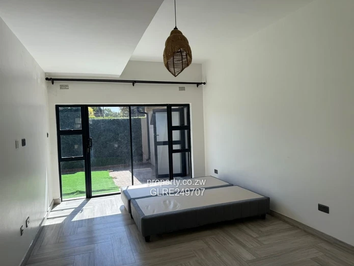 Stone-clad 4-Bed Mount Pleasant Apt - Pool & Borehole