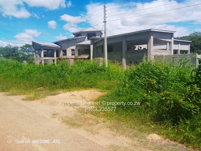 Sloping 4000m² Carrick Creagh — Subdividable, Tarred Road