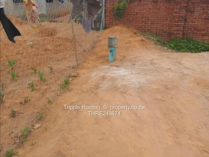 Spacious 2-Bed on 800m² Plot in Ruwa — Good ZESA
