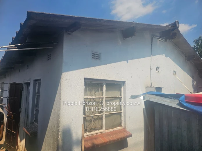 4-Bed Glen View  Brick Home with Garden & Borehole