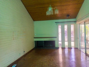 2 Bedroom Flat & Apartment
